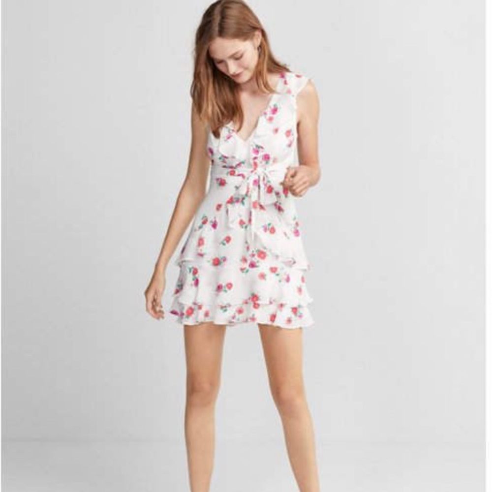 Express ruffle front tie waist fitn flare dress 👗